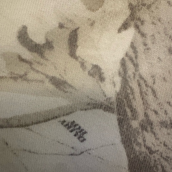 Dairy Boy Woodland camo sweatshirt small - Picture 3 of 3